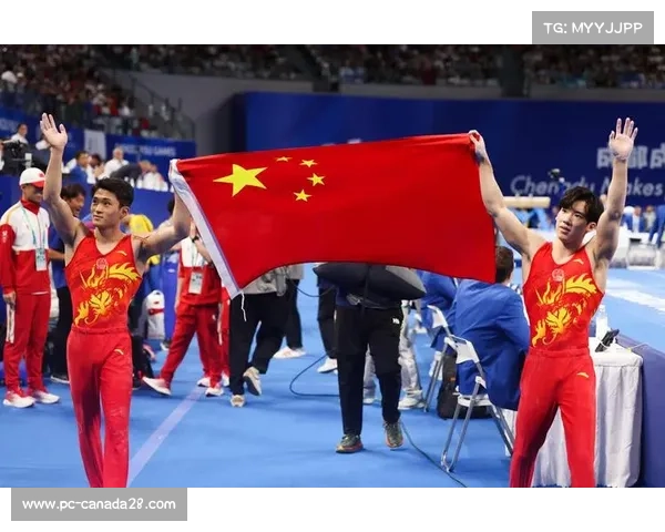 大运会颁奖仪式国旗意外滑落 中国队员冷静处理获赞 大运会颁奖仪式国旗意外滑落 中国队员冷静处理获赞