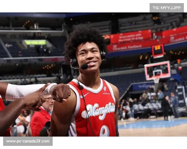 夏联灰熊逆转开拓者 韦尔斯末节独揽16分引领全队翻盘 夏联灰熊逆转开拓者 韦尔斯末节独揽16分引领全队翻盘